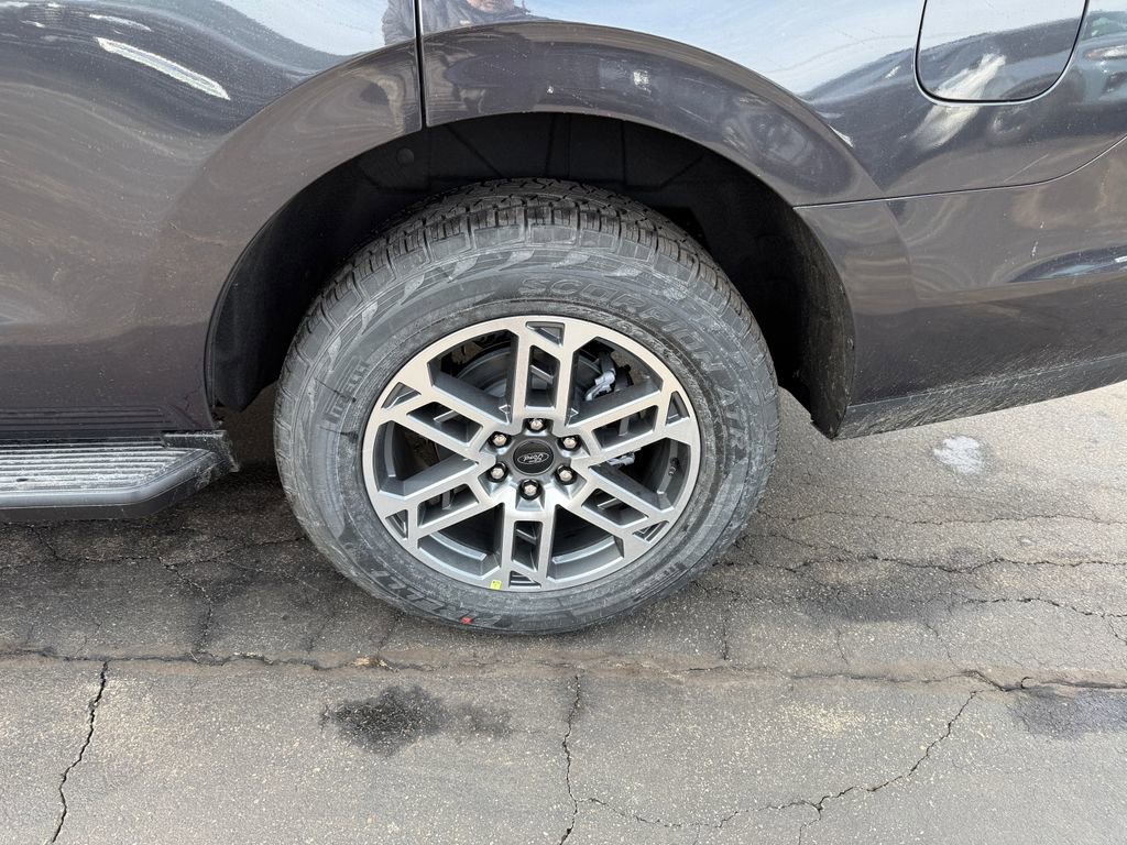 New 2026 Ford Expedition Active image 23