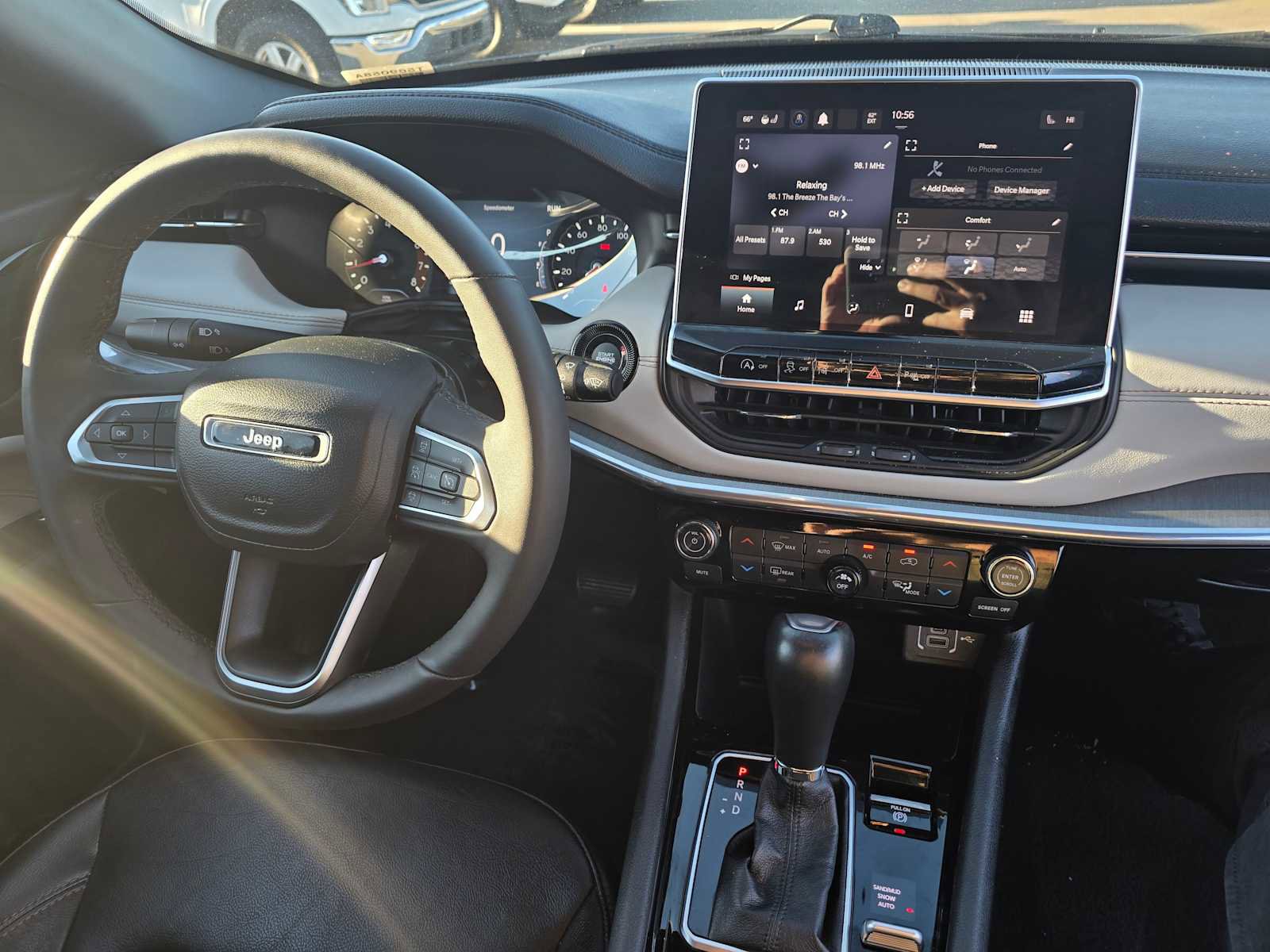 Used 2023 Jeep Compass Limited image 10