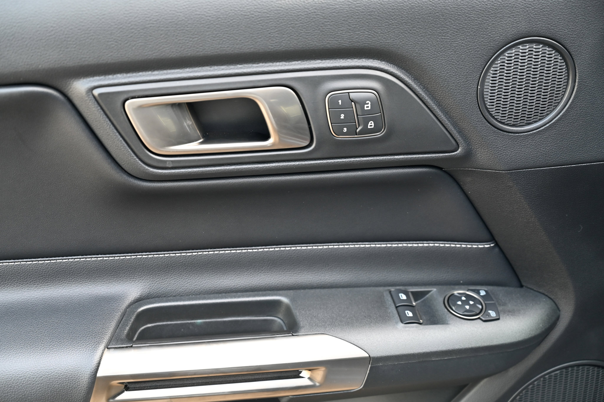 Used 2021 Ford Mustang Shelby GT500 w/ Technology Package image 22