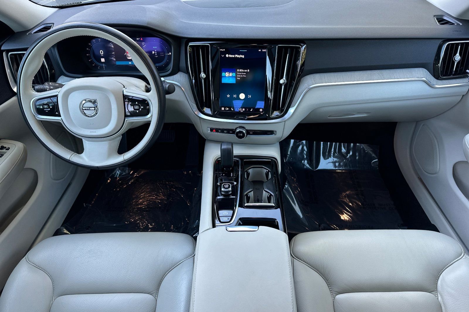 Used 2023 Volvo S60 T8 Plus image 12