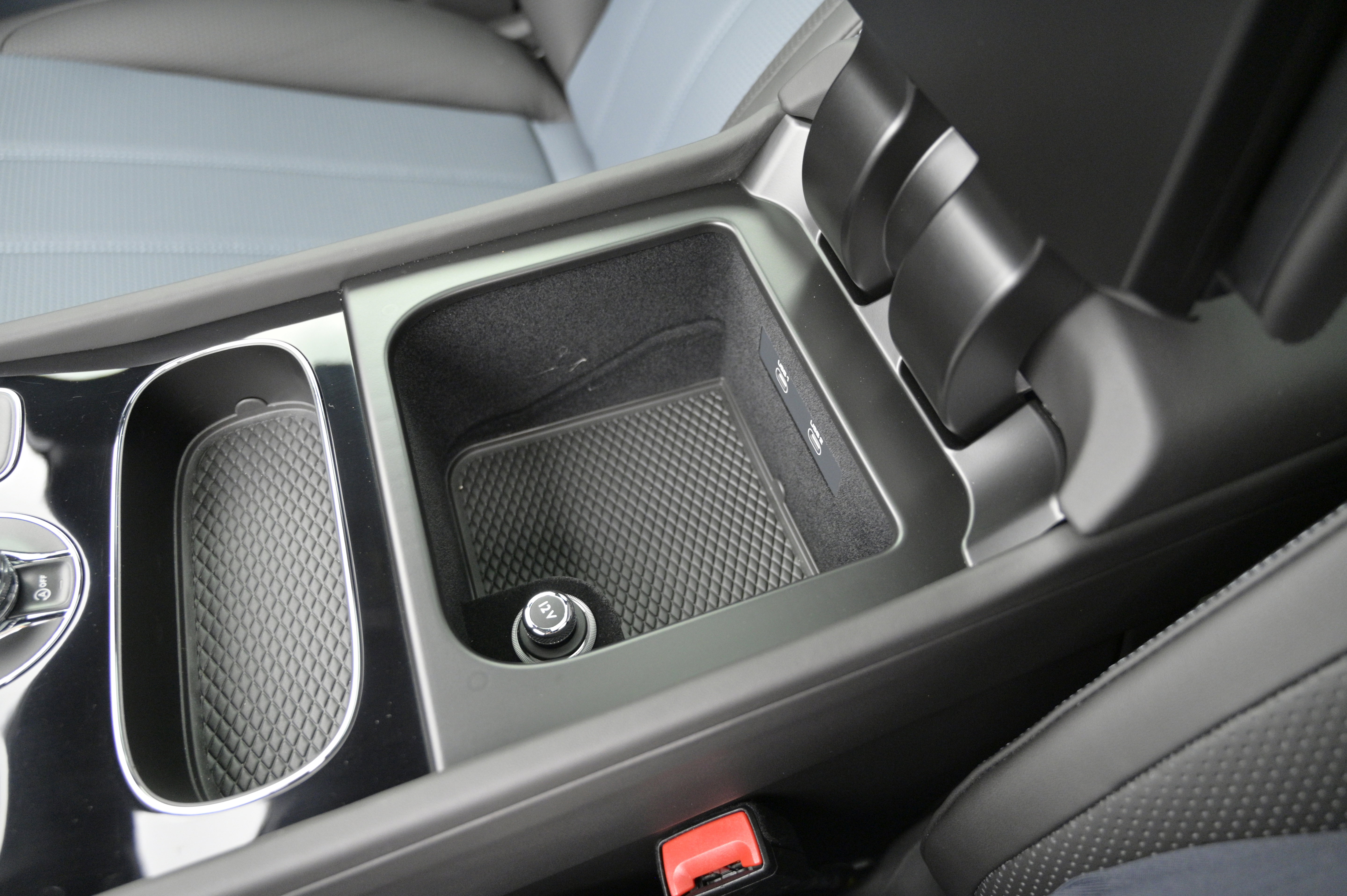 Used 2021 Bentley Bentayga image 31