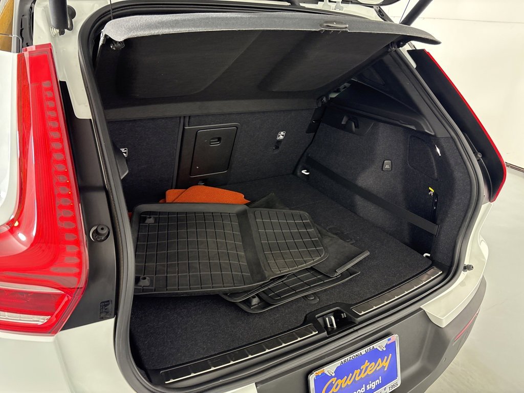 Used 2019 Volvo XC40 T5 R-Design image 36