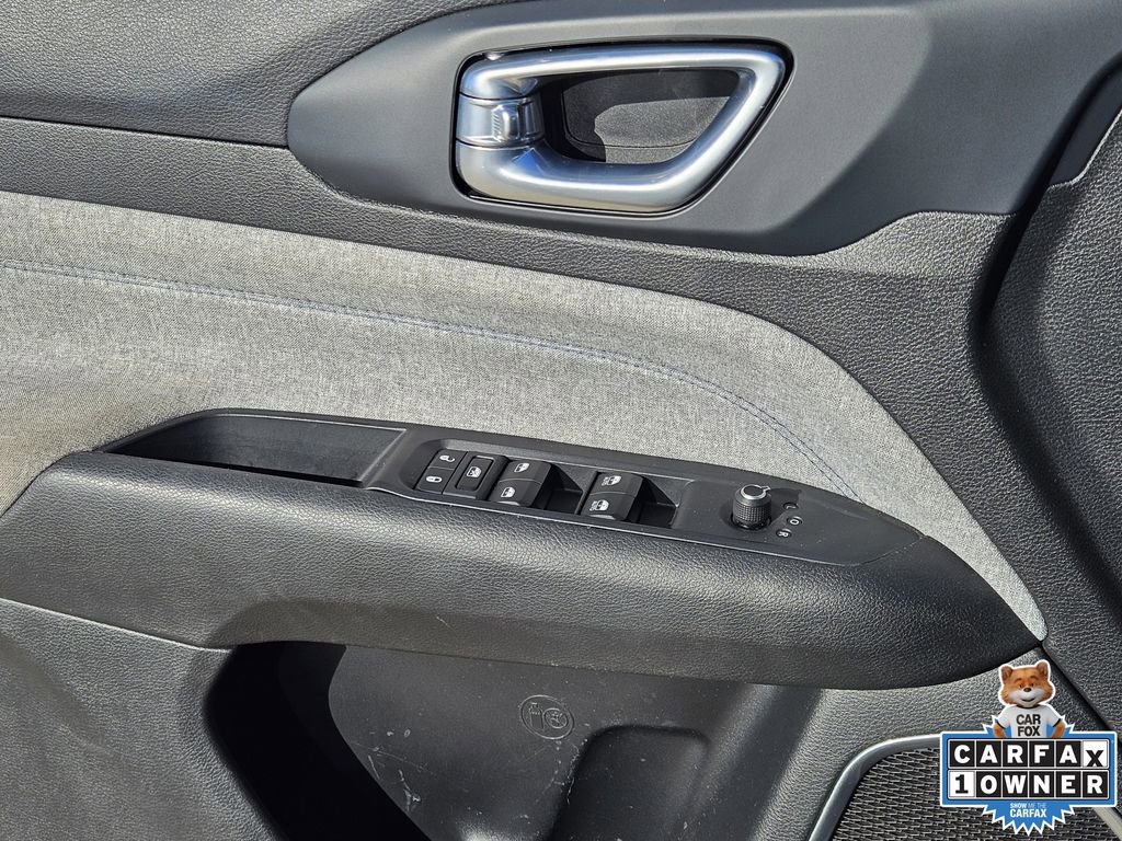 Used 2023 Jeep Compass Latitude image 28