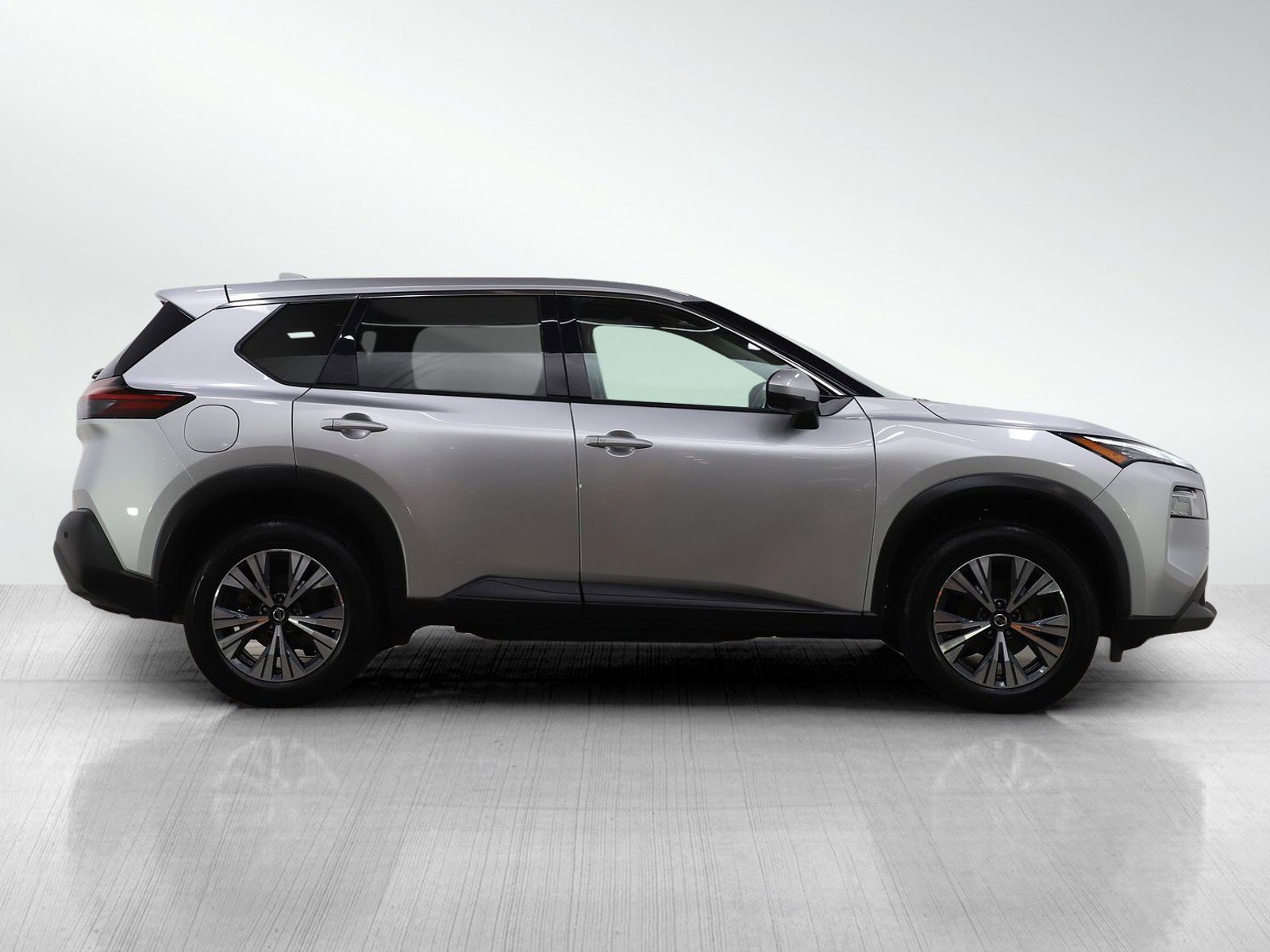 Used 2021 Nissan Rogue SV image 6