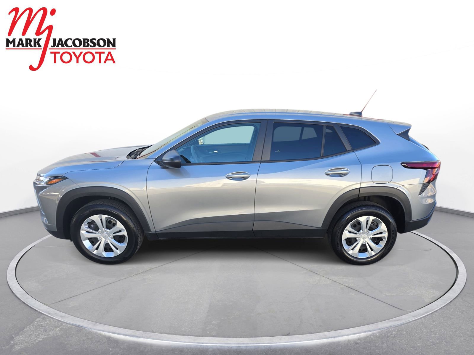 Used 2025 Chevrolet Trax LS w/ Driver Confidence Package image 14