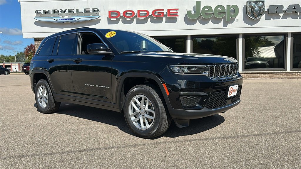 New 2025 Jeep Grand Cherokee Laredo X w/ Luxury Tech Group I