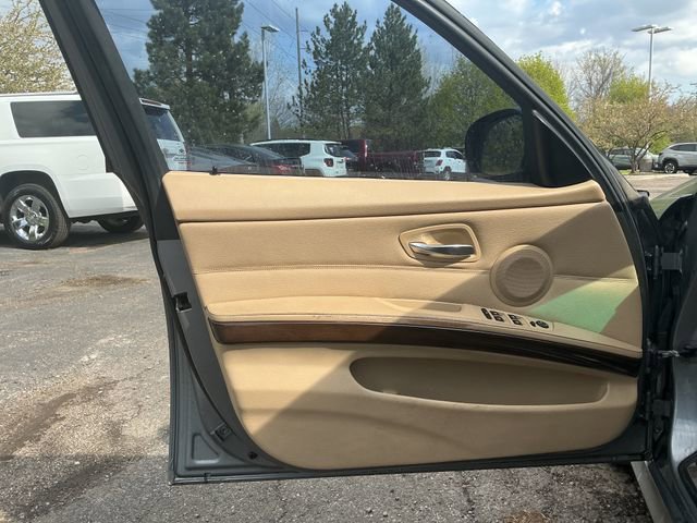 Used 2010 BMW 328i xDrive Sedan AWD/4WD image 12