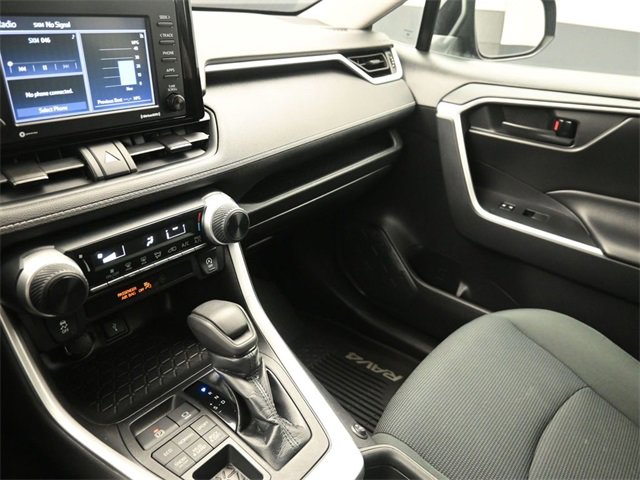 Used 2021 Toyota RAV4 LE image 28