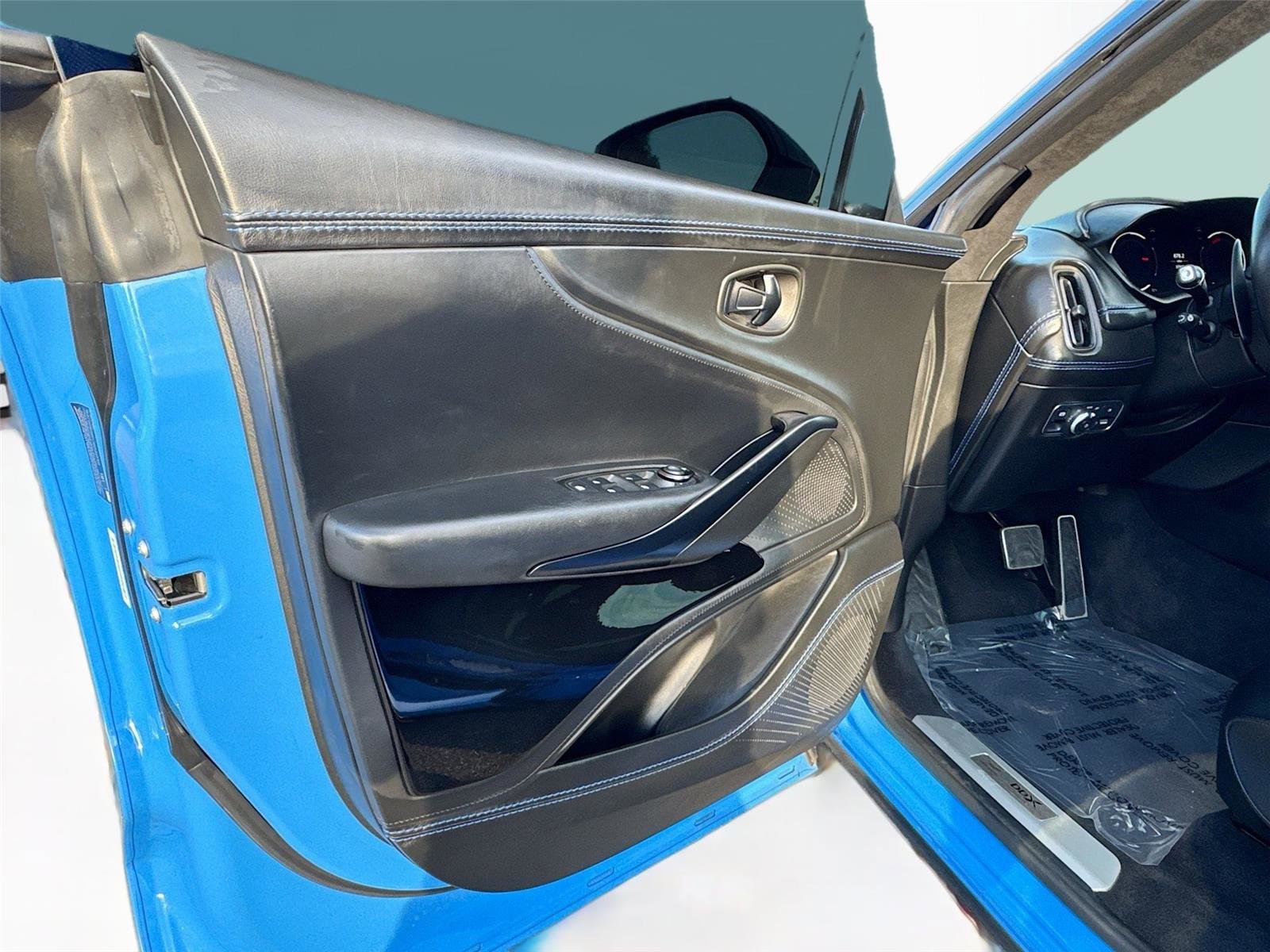 Used 2021 Aston Martin DBX image 16