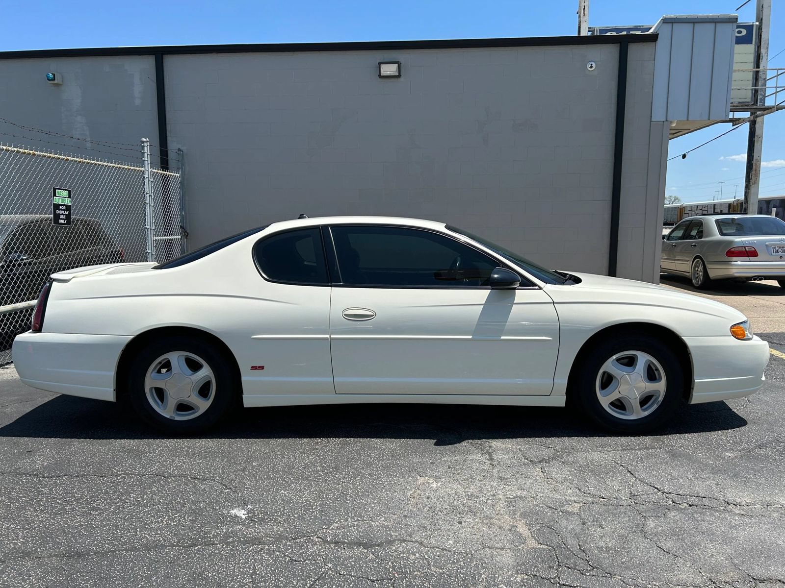 Used 2004 Chevrolet Monte Carlo SS w/ Preferred Equipment Group FWD image 4