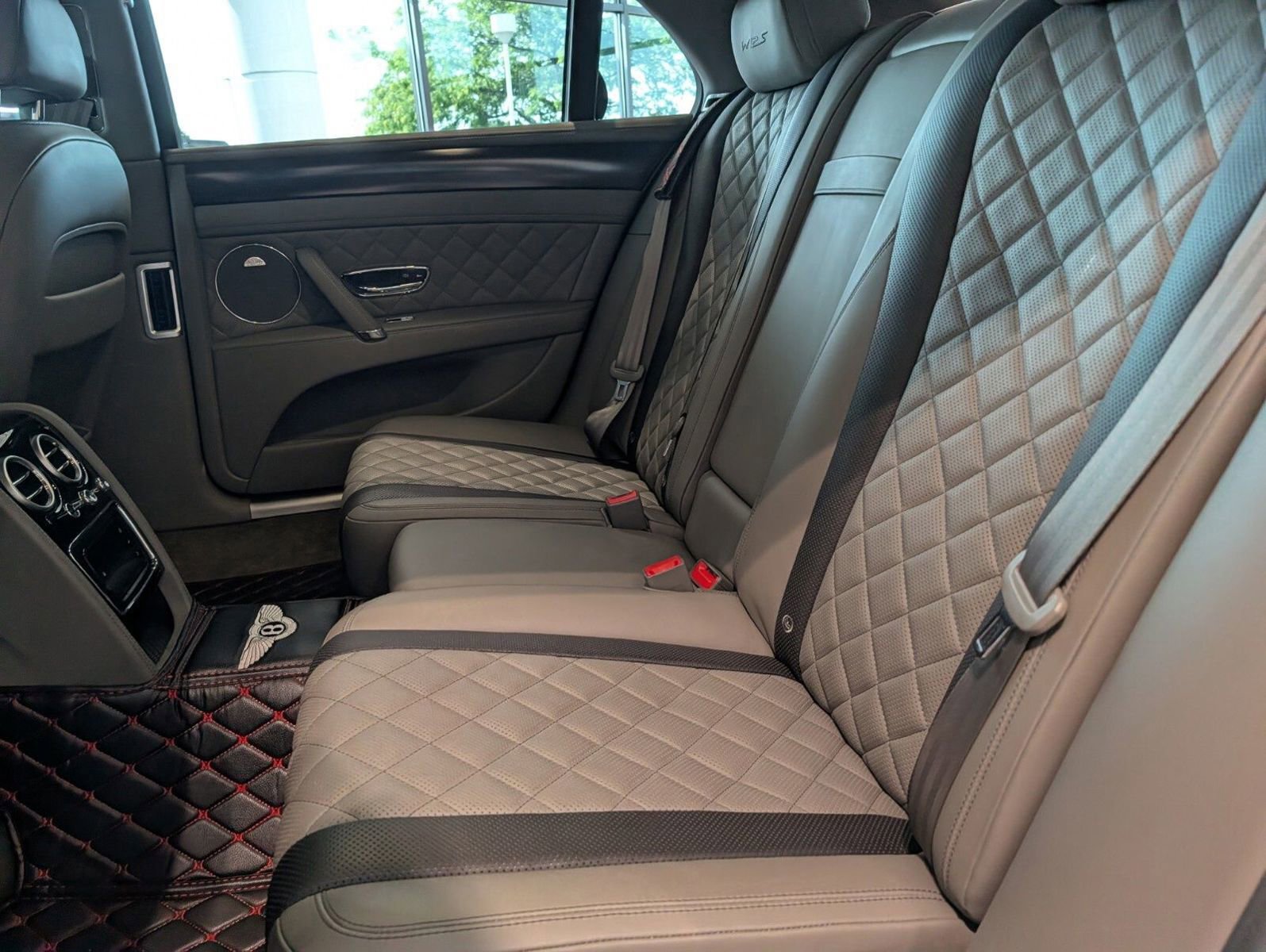 Used 2017 Bentley Flying Spur S W12 AWD/4WD image 25