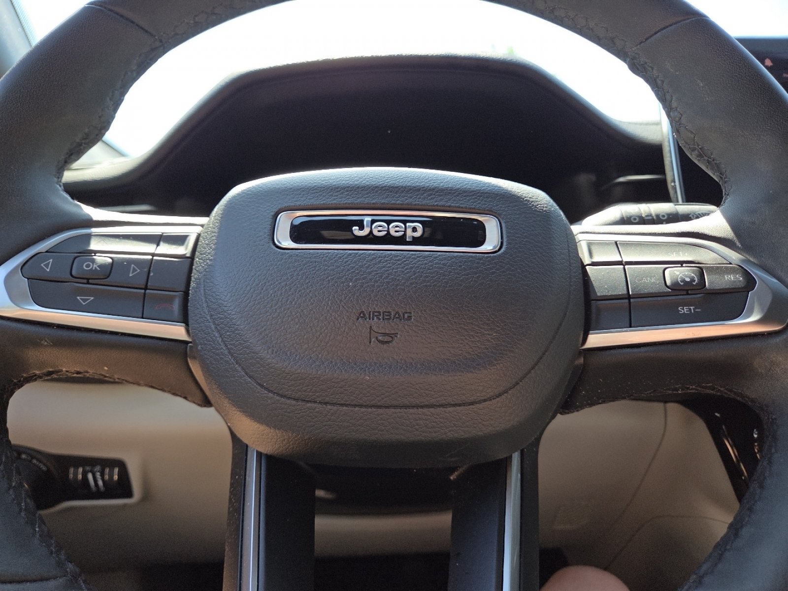 Used 2023 Jeep Compass Latitude AWD/4WD image 23