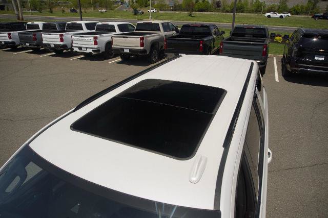 Used 2023 Chevrolet Suburban RST AWD/4WD image 6