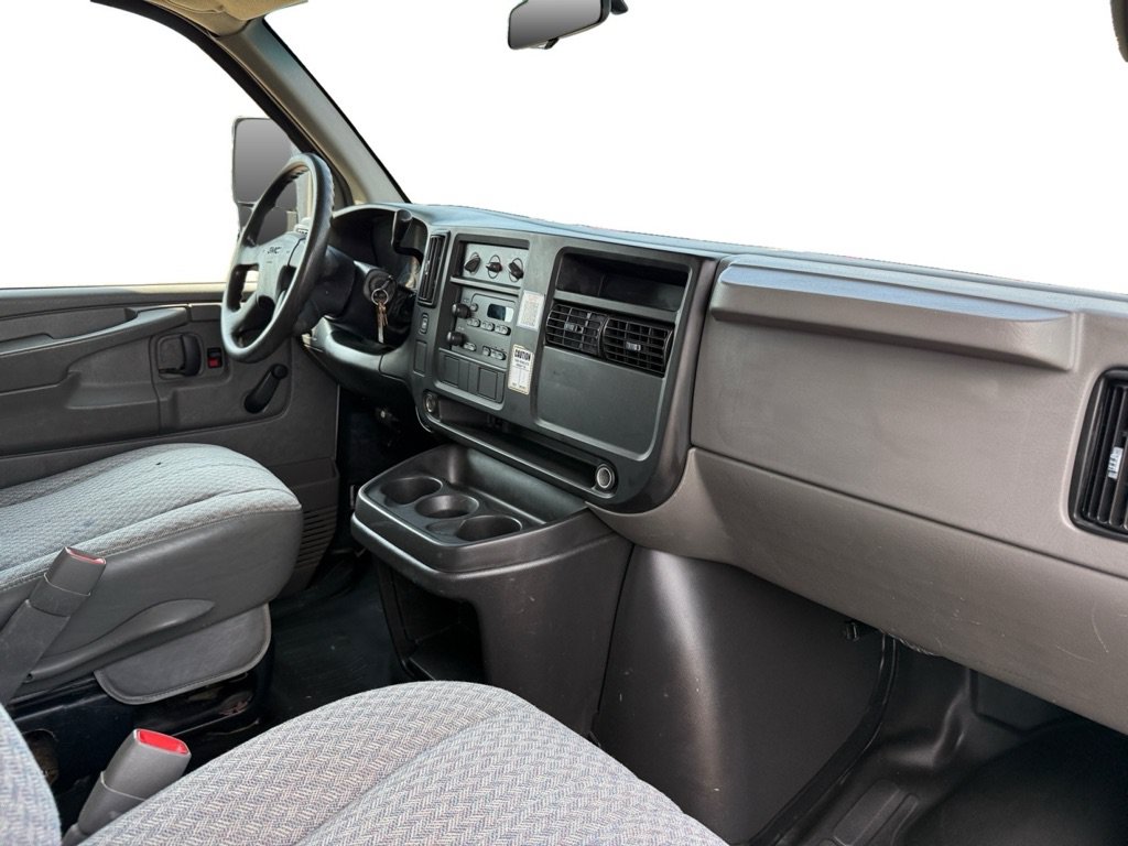 Used 2007 GMC Savana 3500 RWD image 11