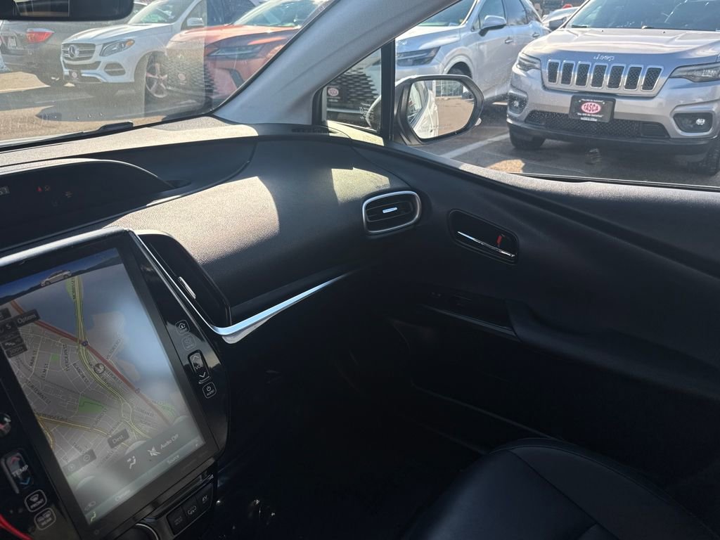 Used 2021 Toyota Prius Prime XLE image 28