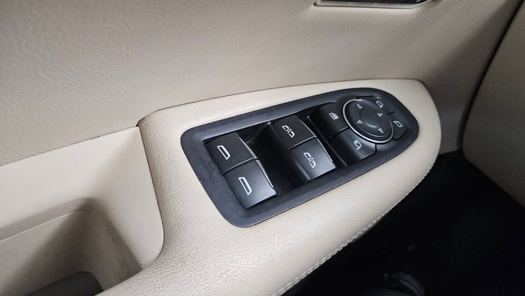 Used 2019 Cadillac XT5 Premium Luxury w/ Driver Assist Package image 15