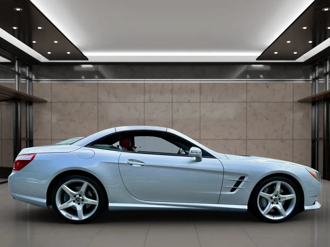 Used 2013 Mercedes-Benz SL 550 w/ Premium Pkg image 11