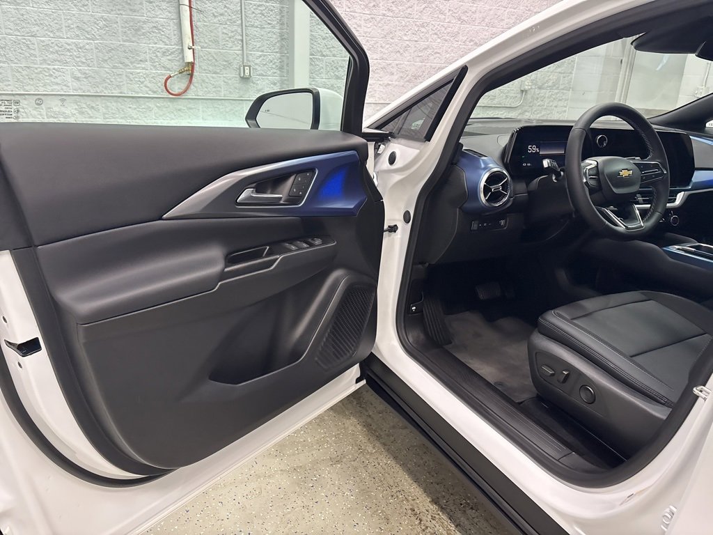 Used 2024 Chevrolet Equinox EV LT image 12