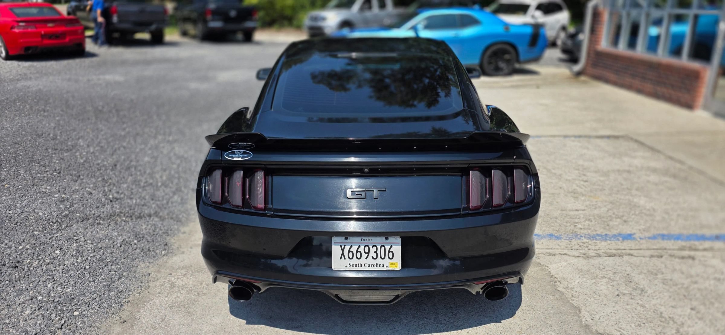Used 2017 Ford Mustang GT w/ Black Accent Package RWD image 7