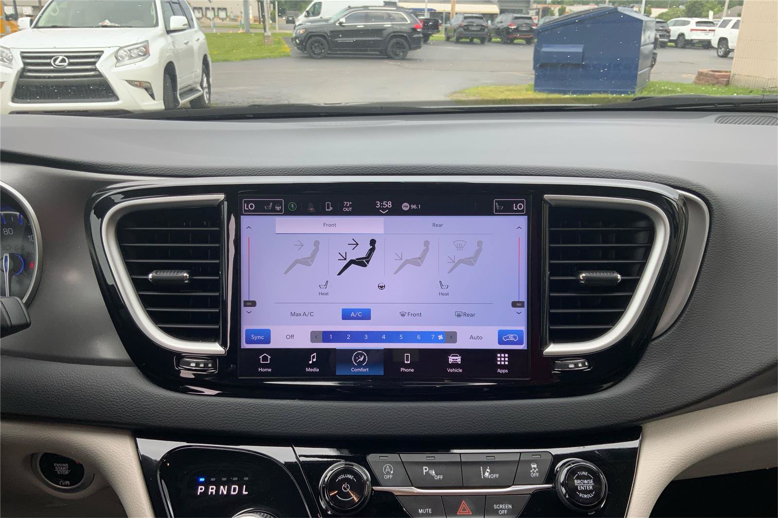 Used 2023 Chrysler Pacifica Touring-L FWD image 13