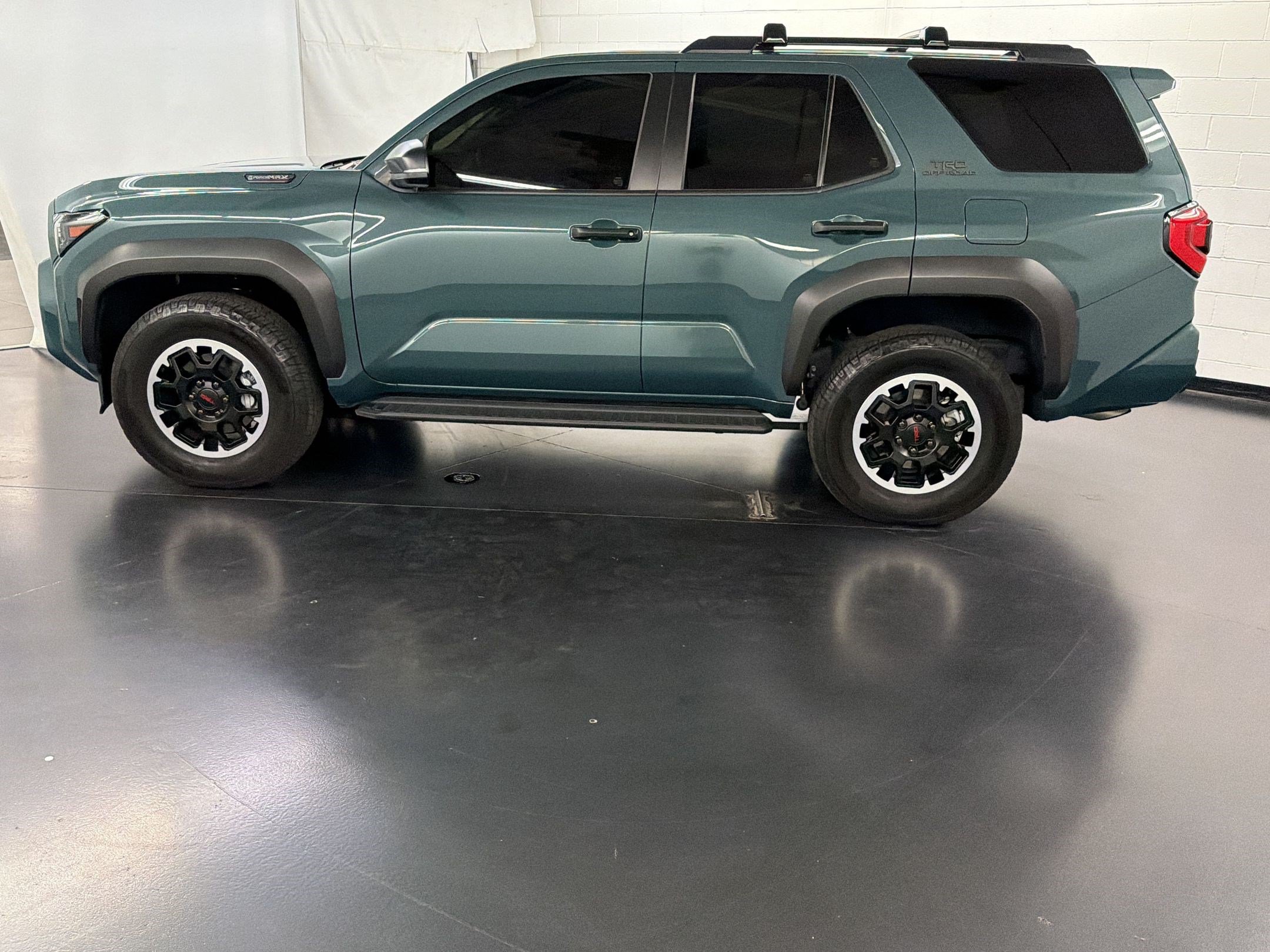 Used 2025 Toyota 4Runner TRD Off-Road AWD/4WD image 2