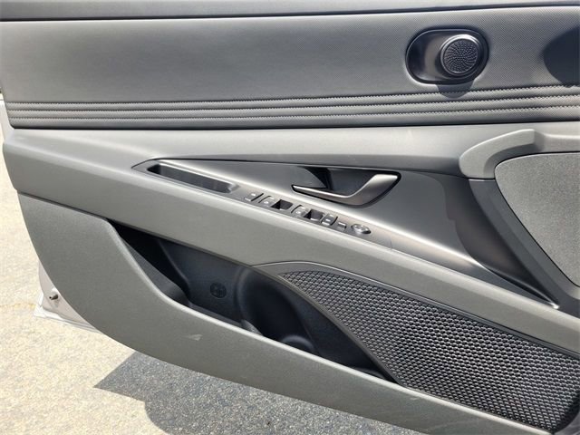 New 2025 Hyundai Elantra SEL image 20