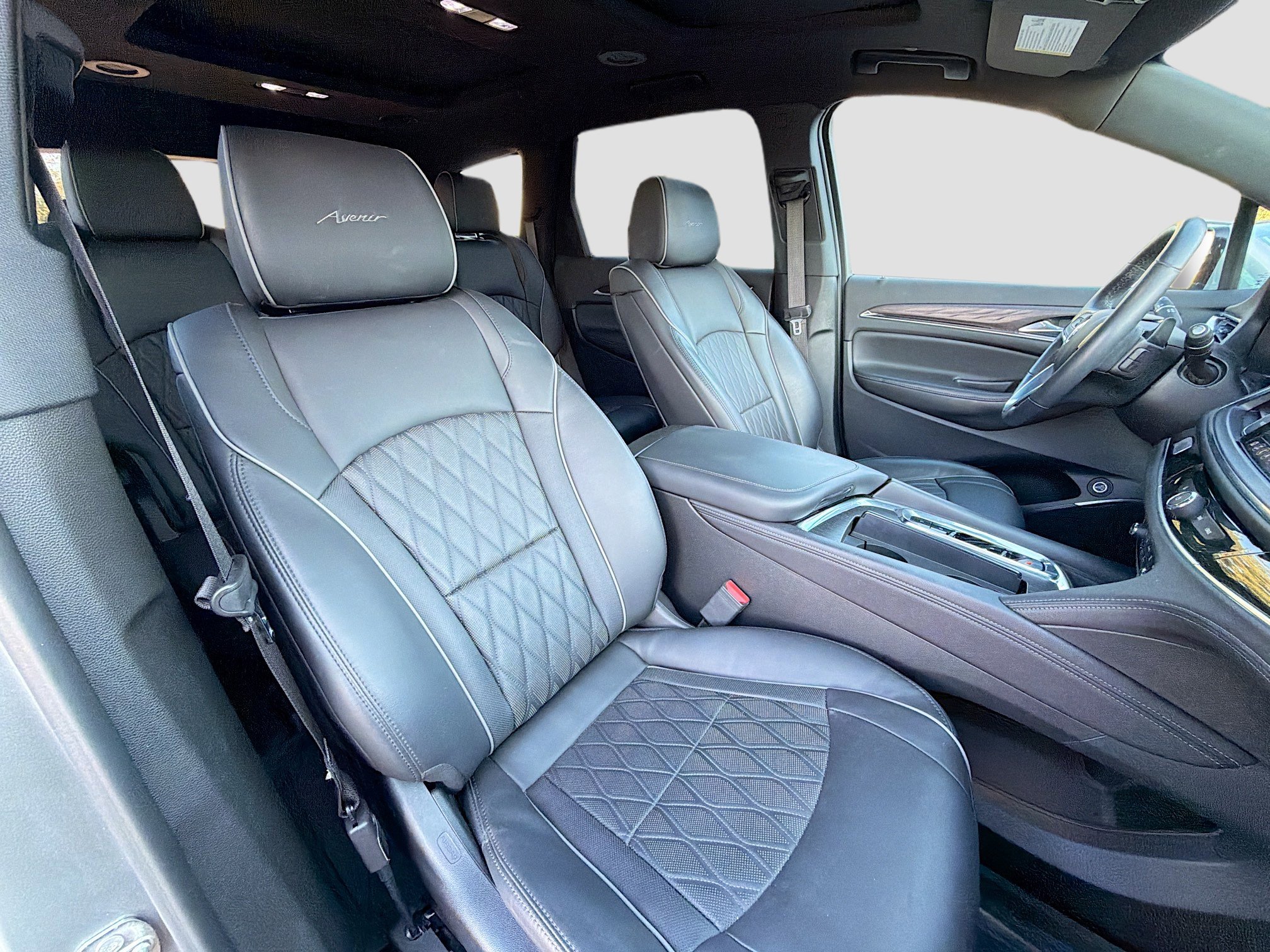 Used 2023 Buick Enclave Avenir w/ Avenir Technology Package image 15