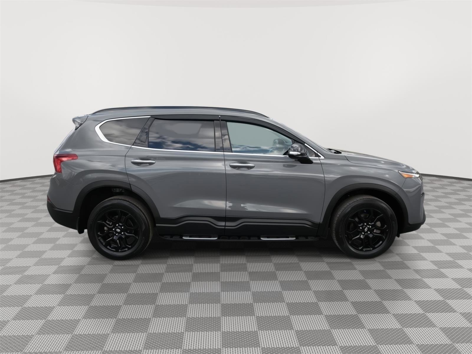 Used 2023 Hyundai Santa Fe XRT image 2