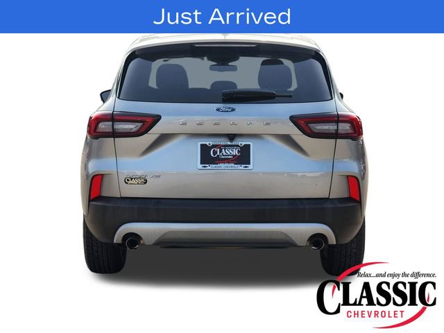 Used 2023 Ford Escape Active w/ Cold Weather Package FWD image 16