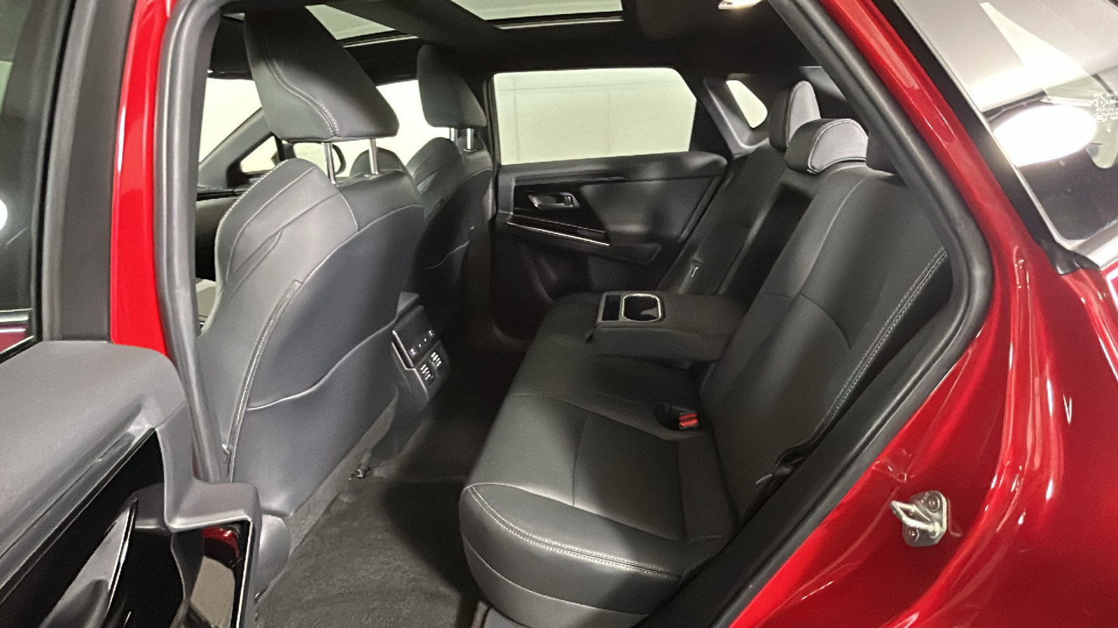 Used 2023 Subaru Solterra AWD image 33