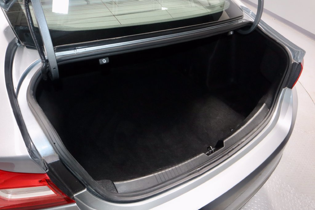 Used 2023 Chevrolet Malibu LT FWD image 12
