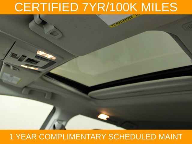 Used 2024 Toyota Sienna XLE FWD image 28