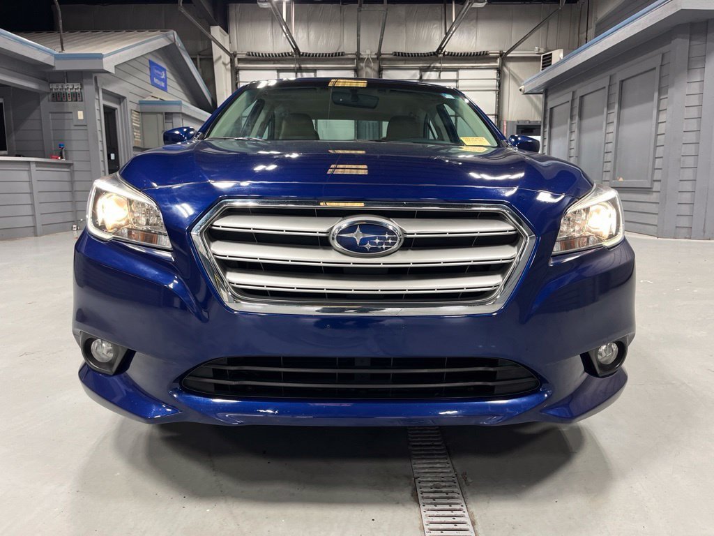 Used 2017 Subaru Legacy 2.5i Premium AWD/4WD image 2