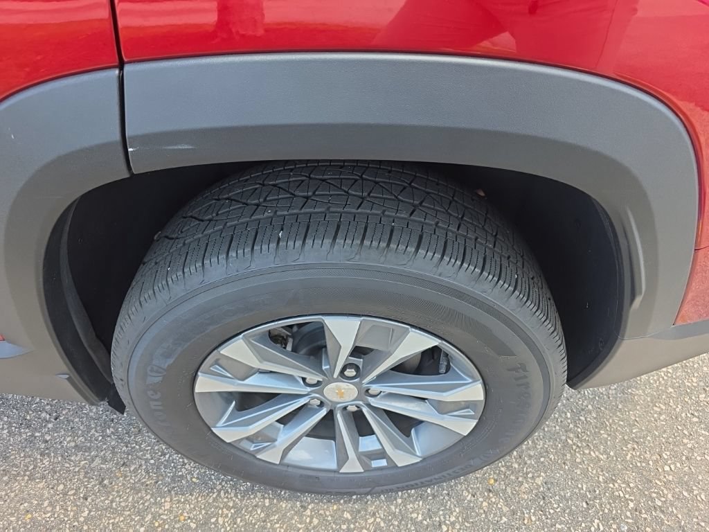 Used 2025 Chevrolet Equinox LT w/ Convenience Package II FWD image 6