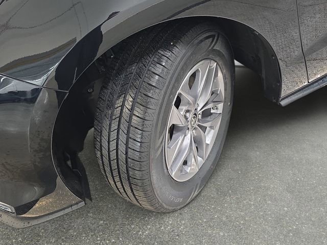 Certified 2024 Toyota Sienna XLE FWD image 29