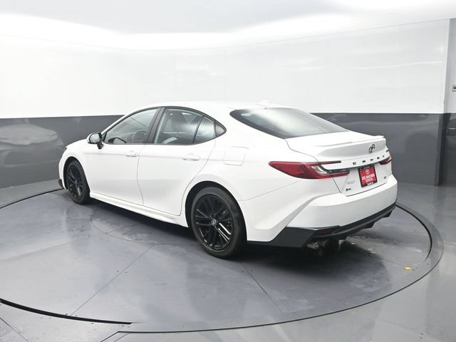 Used 2026 Toyota Camry SE FWD image 6