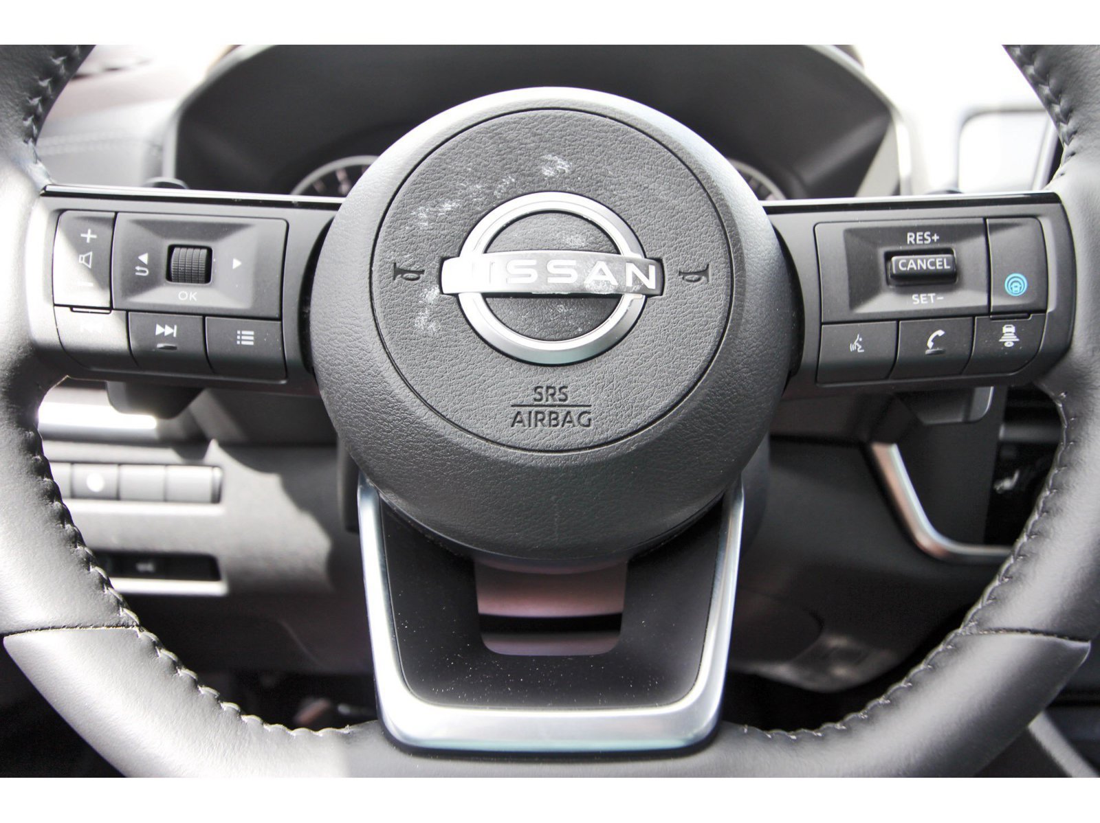 Used 2023 Nissan Rogue SV w/ SV Premium B Package FWD image 18