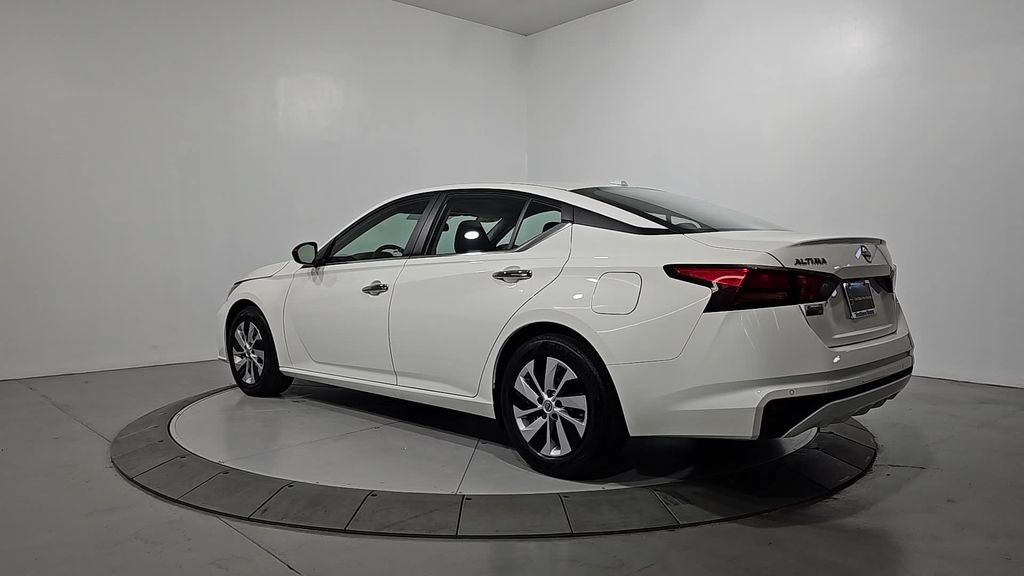 Certified 2025 Nissan Altima 2.5 S FWD image 3
