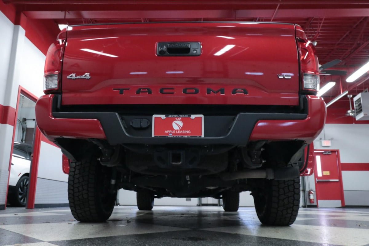 Used 2023 Toyota Tacoma SR AWD/4WD image 30