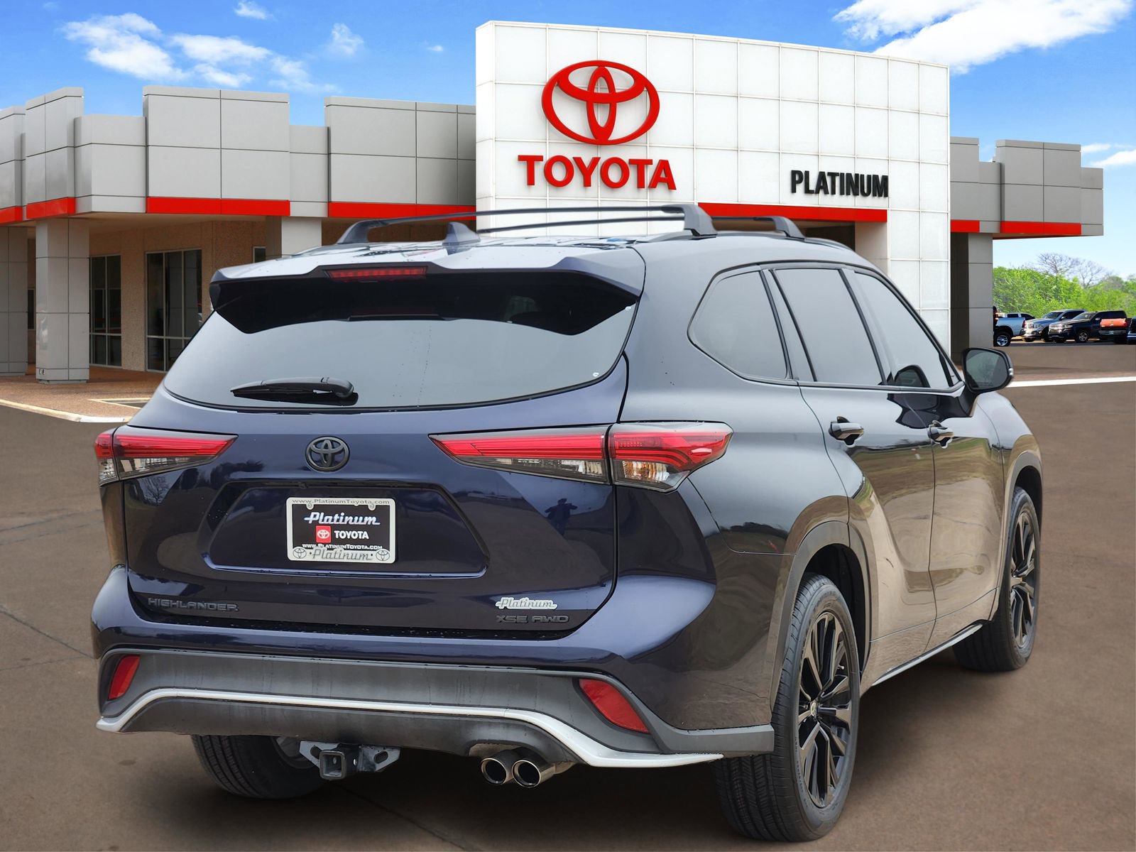 Used 2023 Toyota Highlander XSE image 4