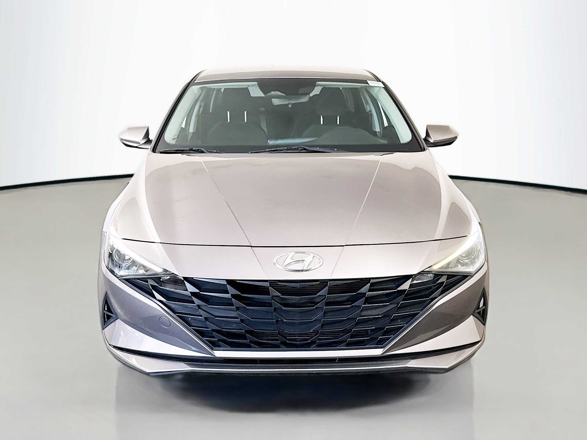 Used 2022 Hyundai Elantra SEL FWD image 2