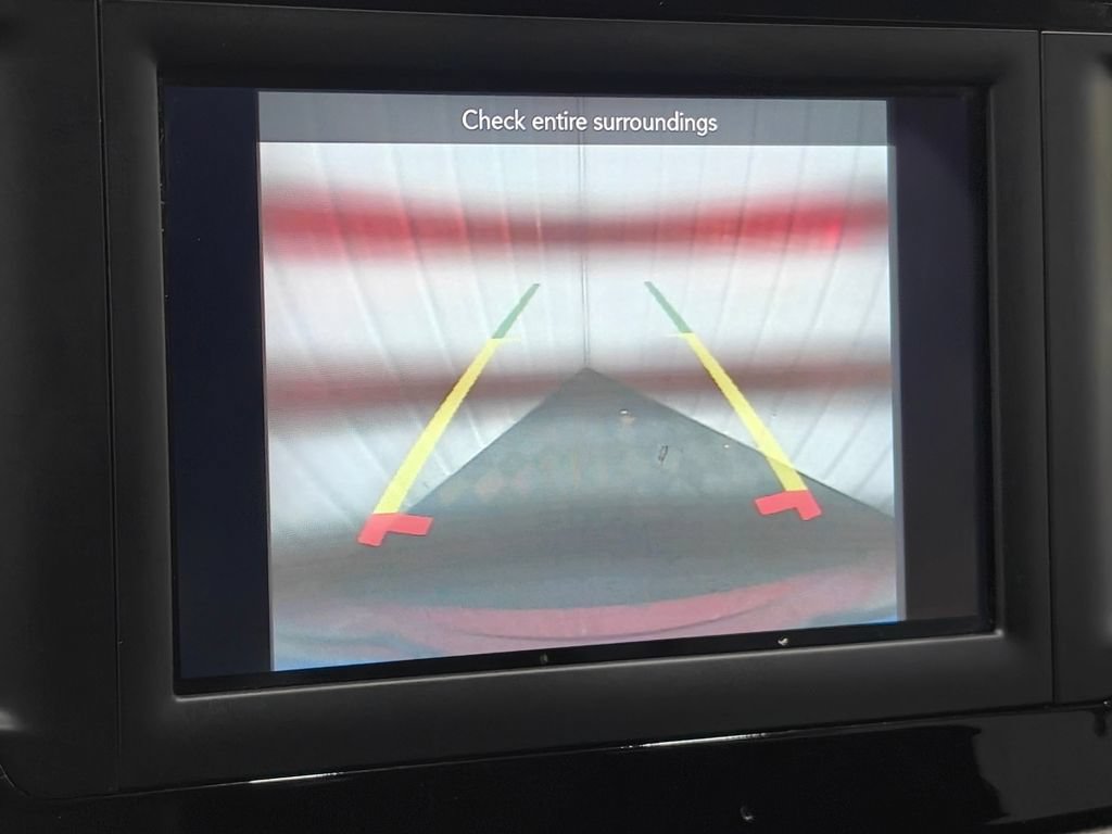 Used 2020 Chrysler Voyager L FWD image 7