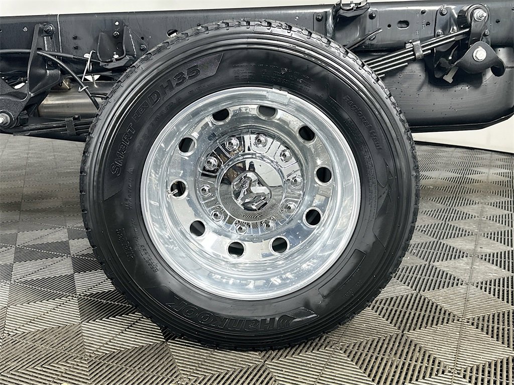 New 2026 RAM 5500 Big Horn 60CA Dually image 17