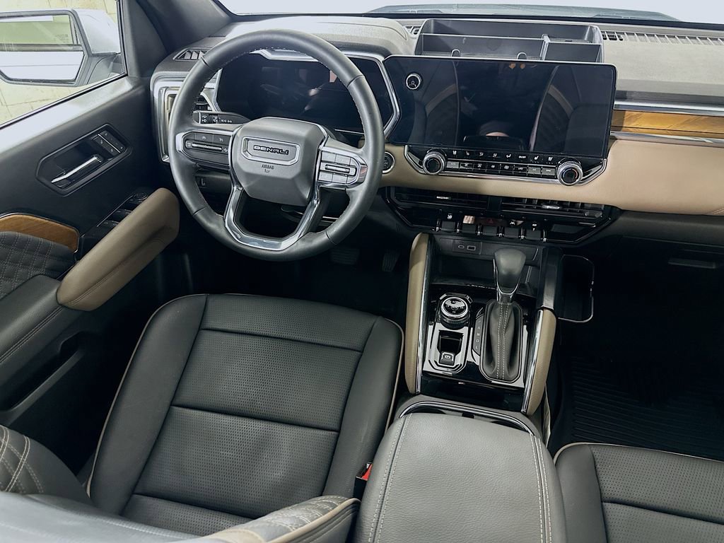 Used 2024 GMC Canyon Denali image 17