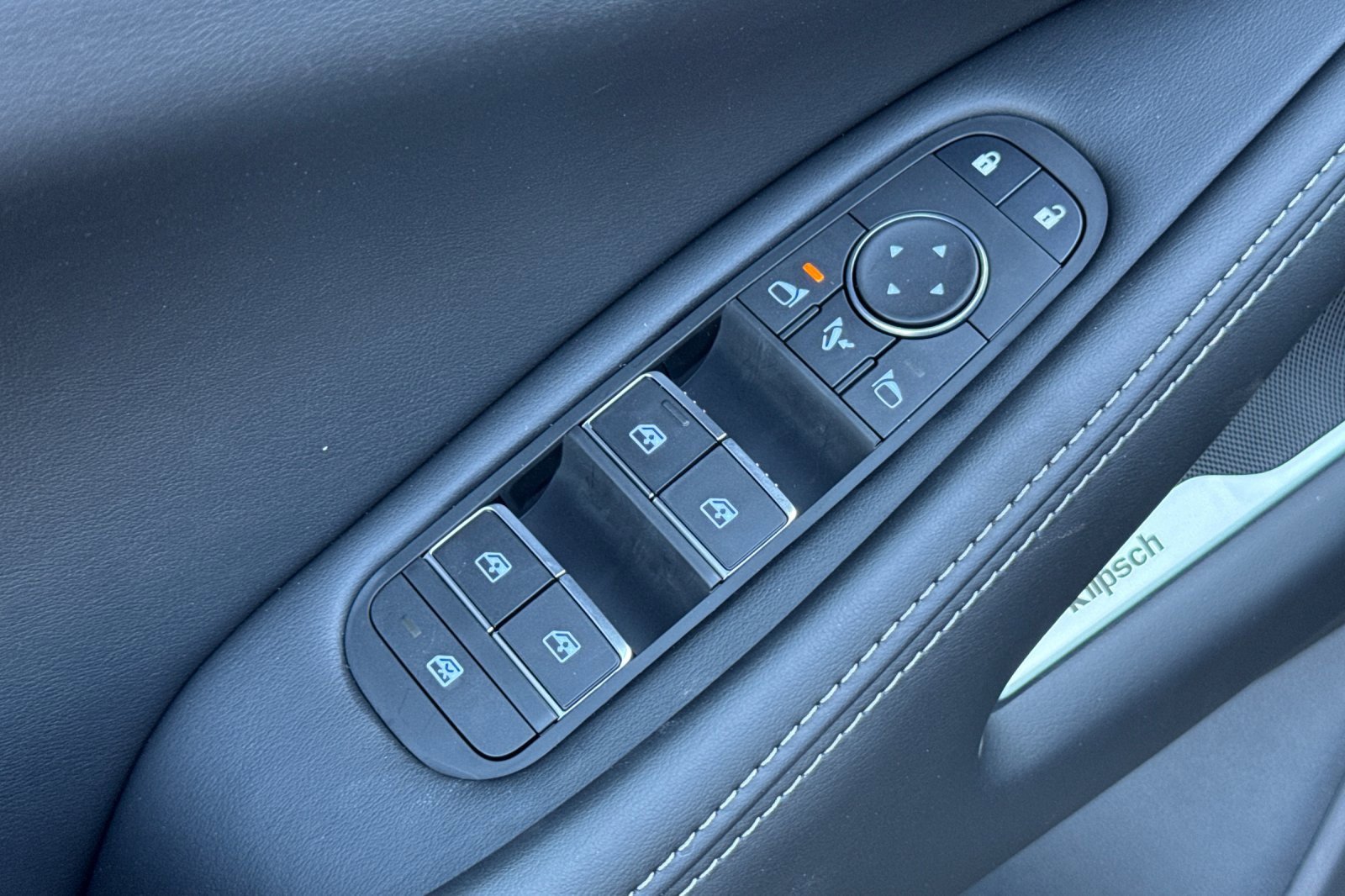 New 2026 INFINITI QX60 Luxe w/ Cargo Package image 11