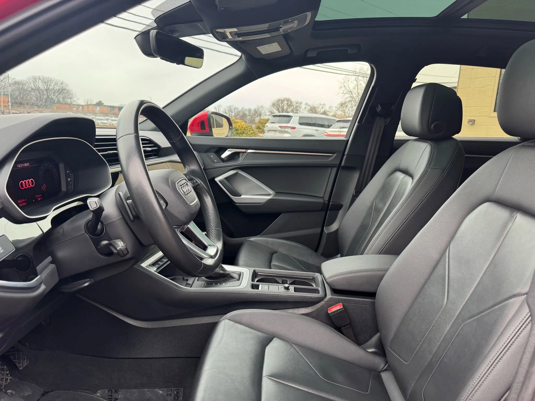 Used 2024 Audi Q3 2.0T Premium image 21