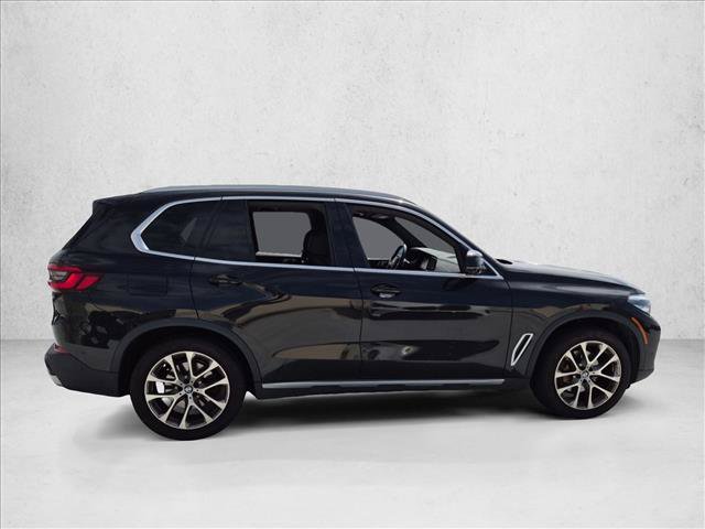 Used 2021 BMW X5 xDrive40i w/ Premium Package 2 AWD/4WD image 4