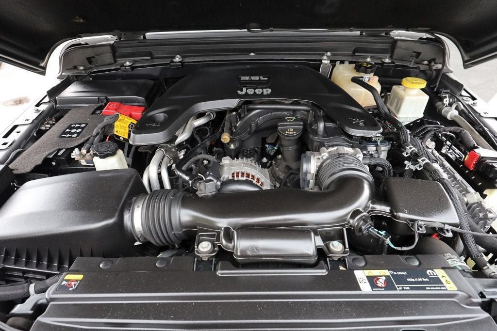 Used 2021 Jeep Gladiator Sport AWD/4WD image 37
