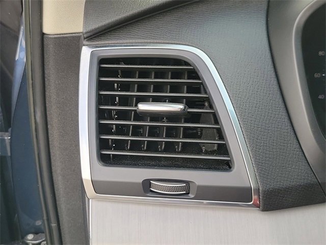 Used 2023 Volvo XC90 B5 Core image 32