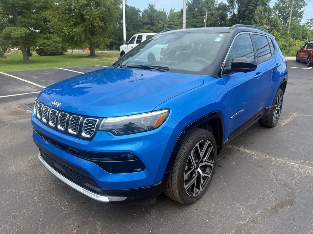 Used 2025 Jeep Compass Limited w/ Elite Group AWD/4WD image 5